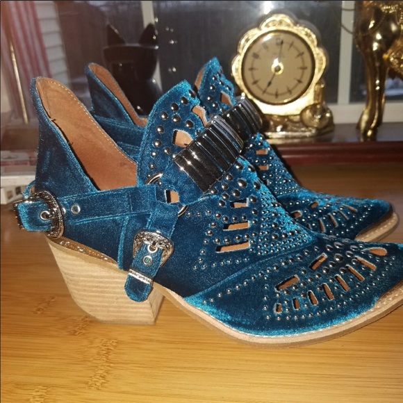 ISO Jeffrey Campbell booties! - Picture 2 of 2